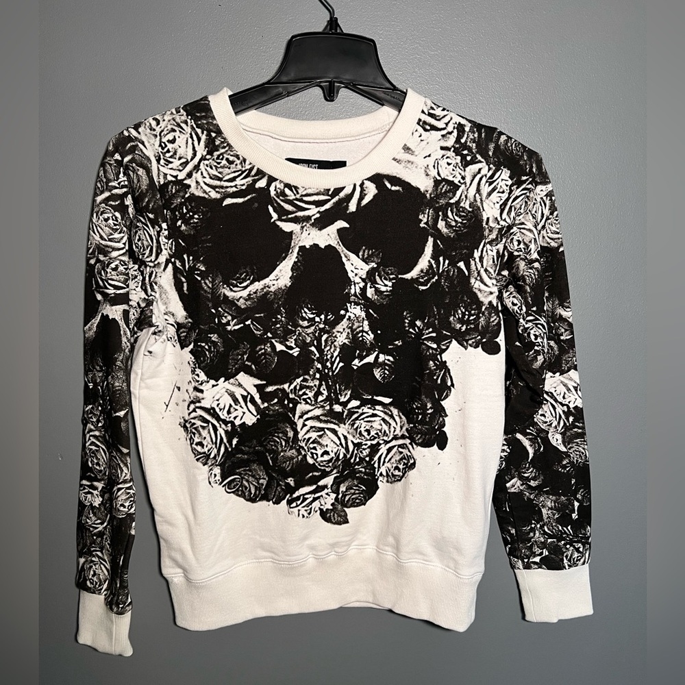 Skull and Roses - Picture 2 of 4